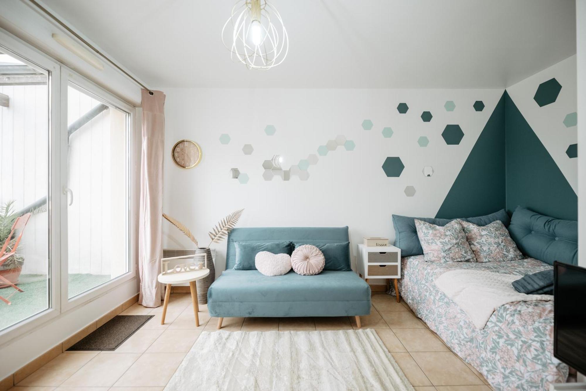 Апартаменты Hexa Dream Монтеврен Экстерьер фото